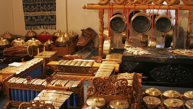 Musik Tradisional dan Kerumitan yang Setara Musik Klasik